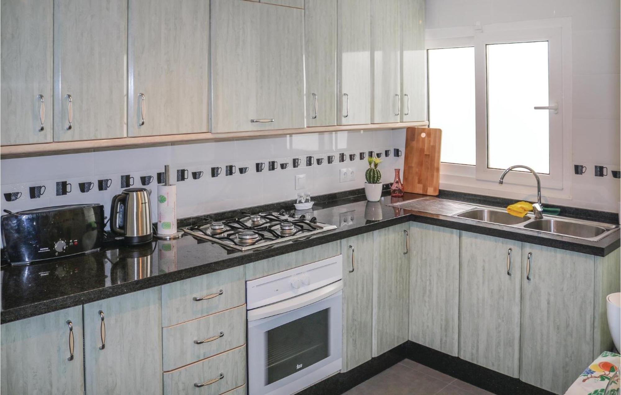 4 Bedroom Stunning Apartment In Malaga Exterior photo